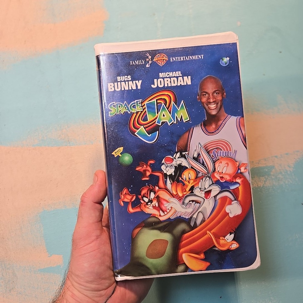 VTG 1997 Space Jam VHS Clamshell Michael Jordan Looney Tunes Family Movie‎ Tape